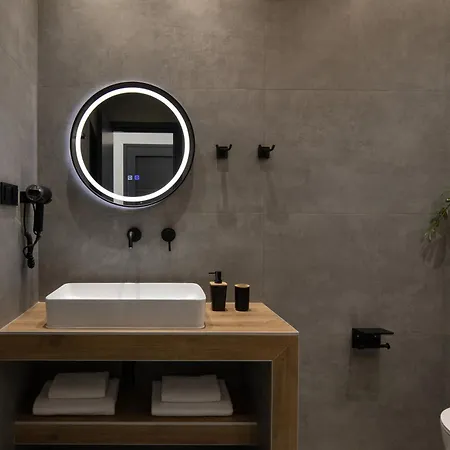 Nuovo Suites-central With Private Parking Апартаменты