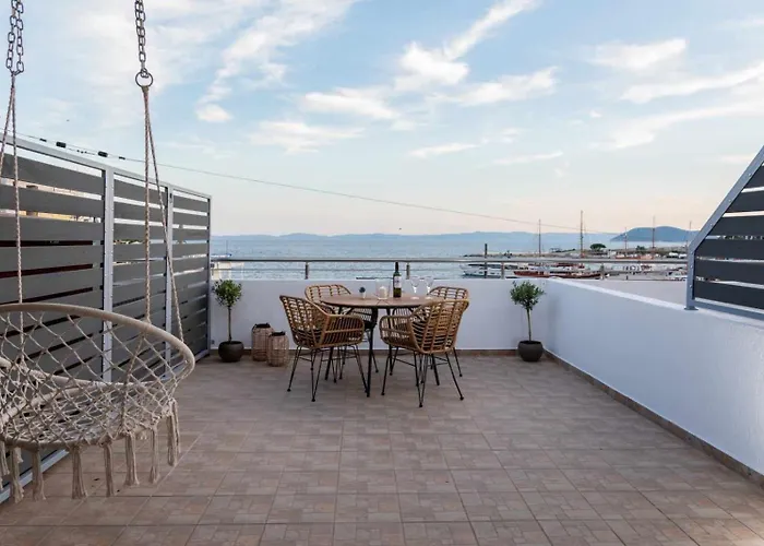 Апартаменты Nuovo Suites-central With Private Parking