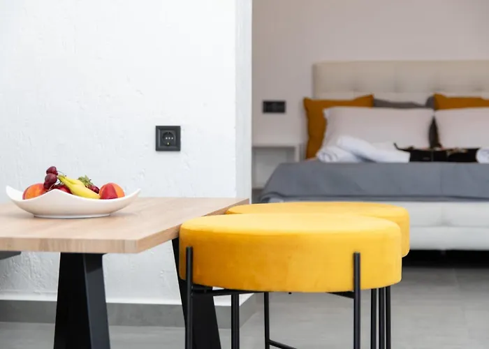 Nuovo Suites-central With Private Parking Апартаменты *