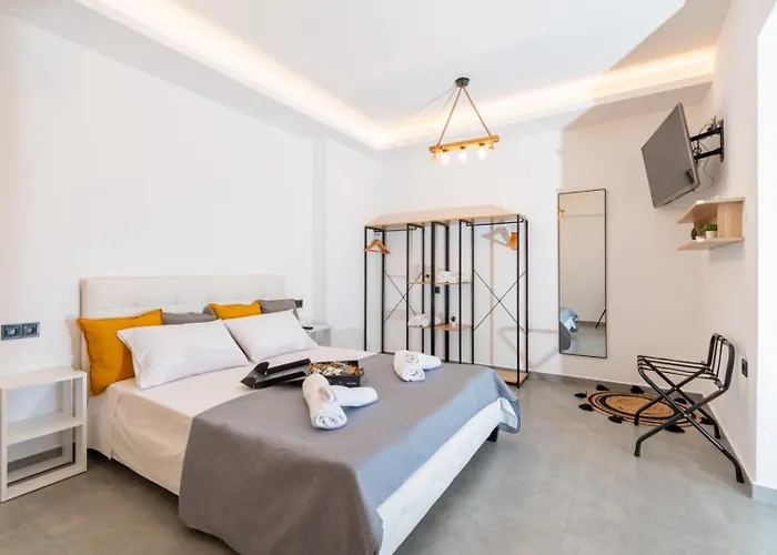 Апартаменты Nuovo Suites-central With Private Parking