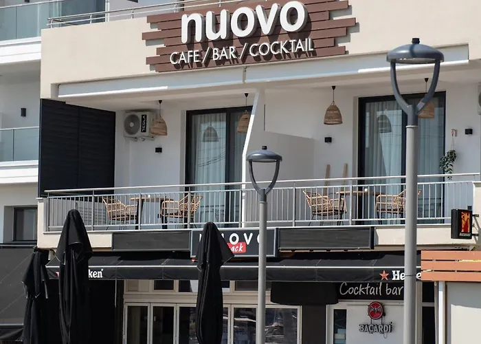 Апартаменты Nuovo Suites-central With Private Parking Неос-Мармарас
