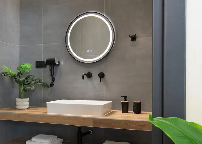 Апартаменты Nuovo Suites-central With Private Parking *