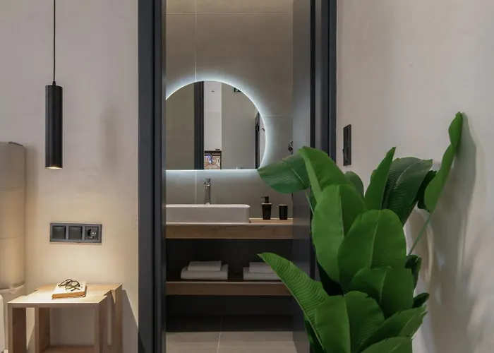 Nuovo Suites-central With Private Parking Апартаменты *
