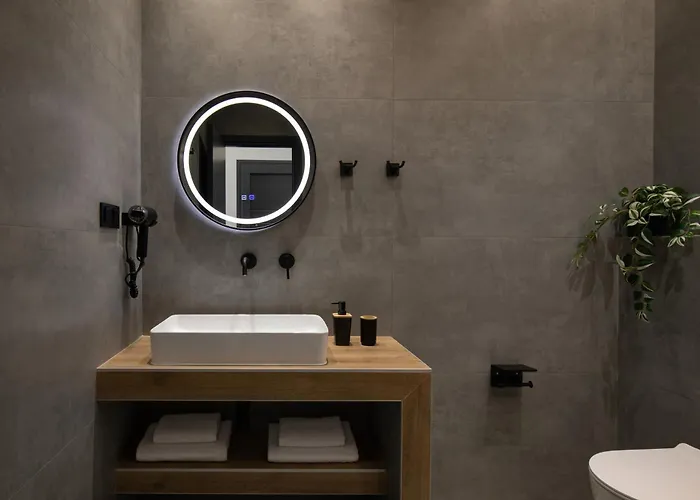 Nuovo Suites-central With Private Parking Апартаменты